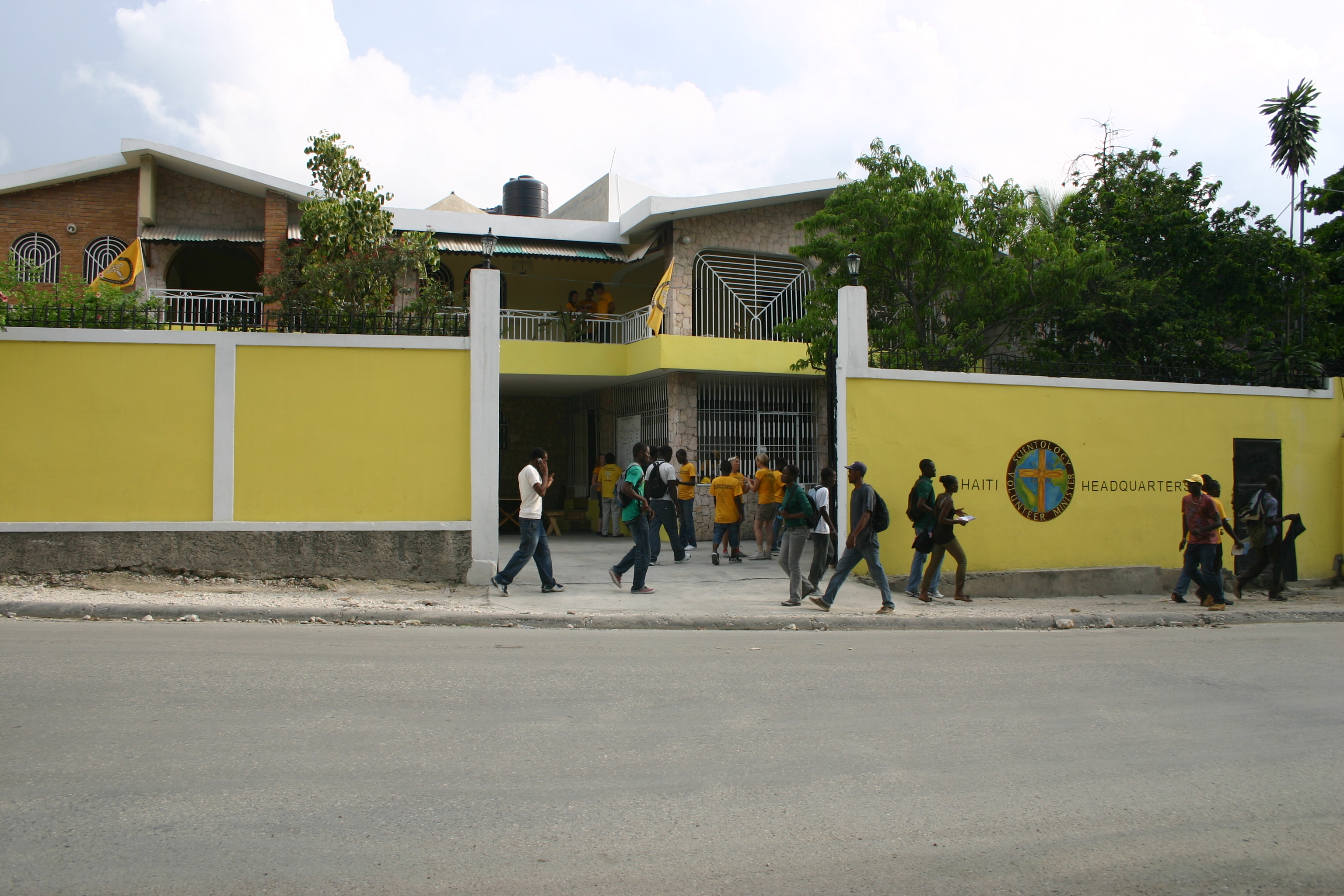 ハイチの3階建てのボランティア・ミニスターの新しい本部では、ハイチの住民に確実で効率的な援助を与えることができます。